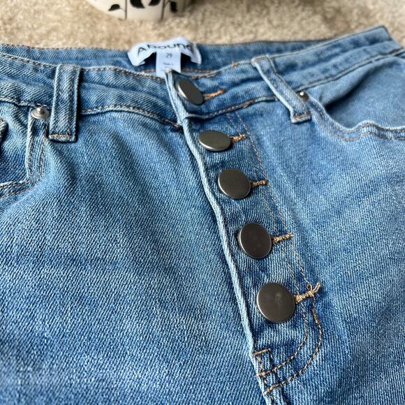 NWT Abound Mom Jean Button-Fly Light Stone Wash Distressed 90s Jeans Size 29 - Picture 7 of 16